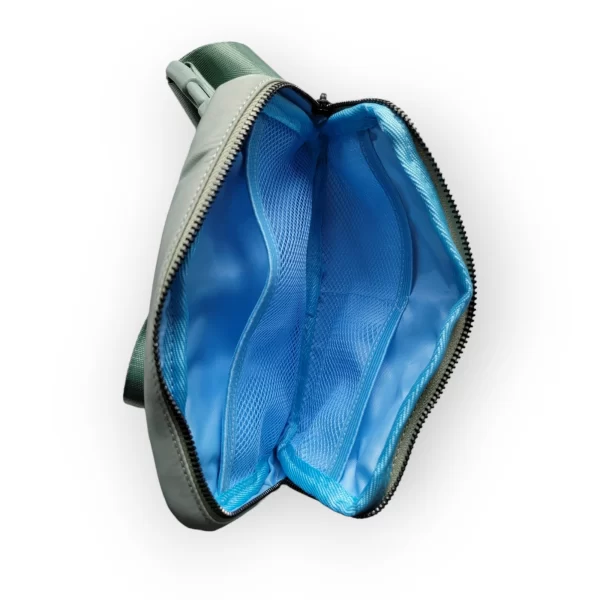 Cangurera de Tela Impermeable Color Verde Agua - Imagen 4
